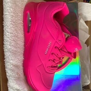 Skechers Hot Pink Women's Athletic Shoes- never worn. Size 8.5